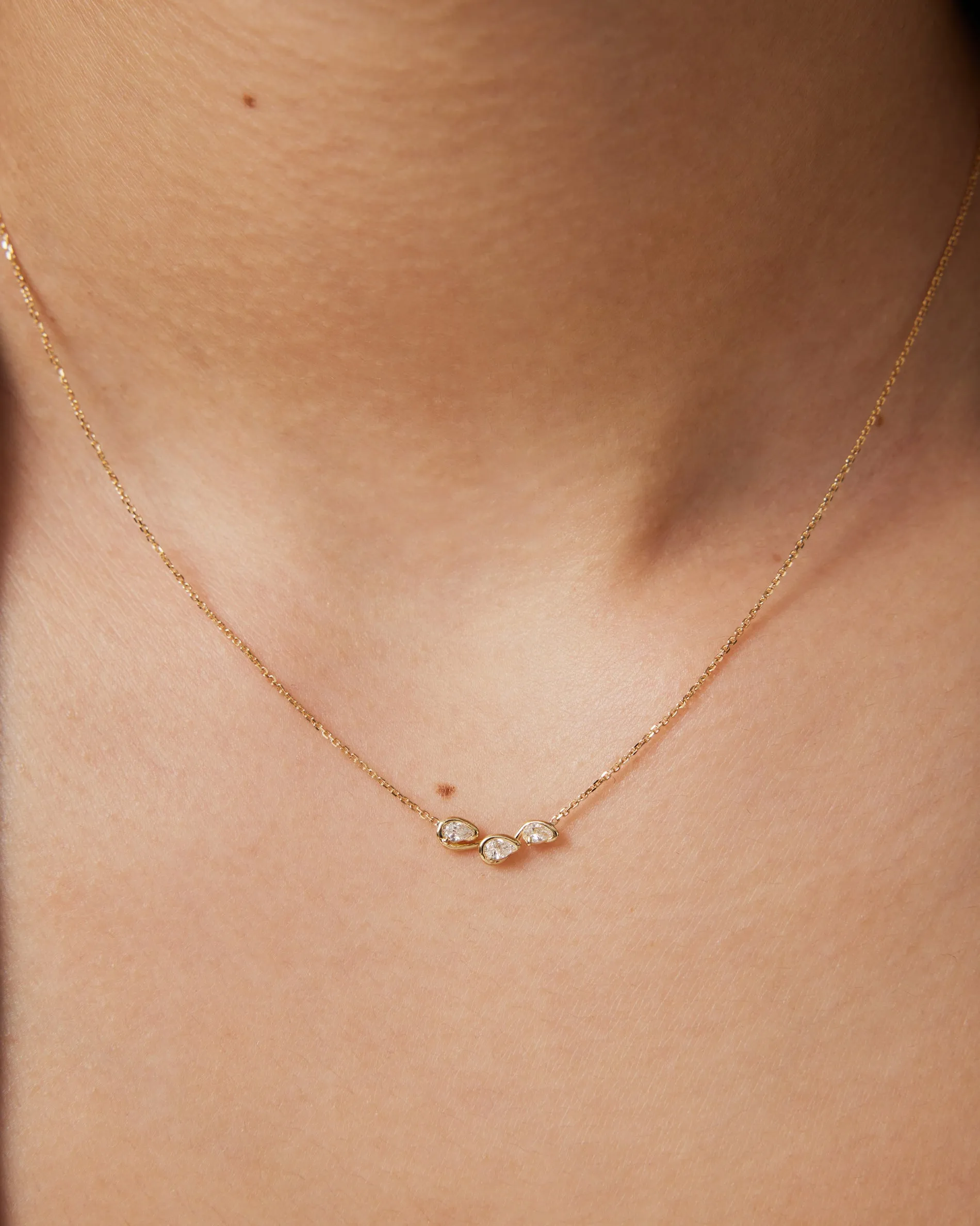 0.18 TCW Pear Moissanite Diamond Corridor Necklace