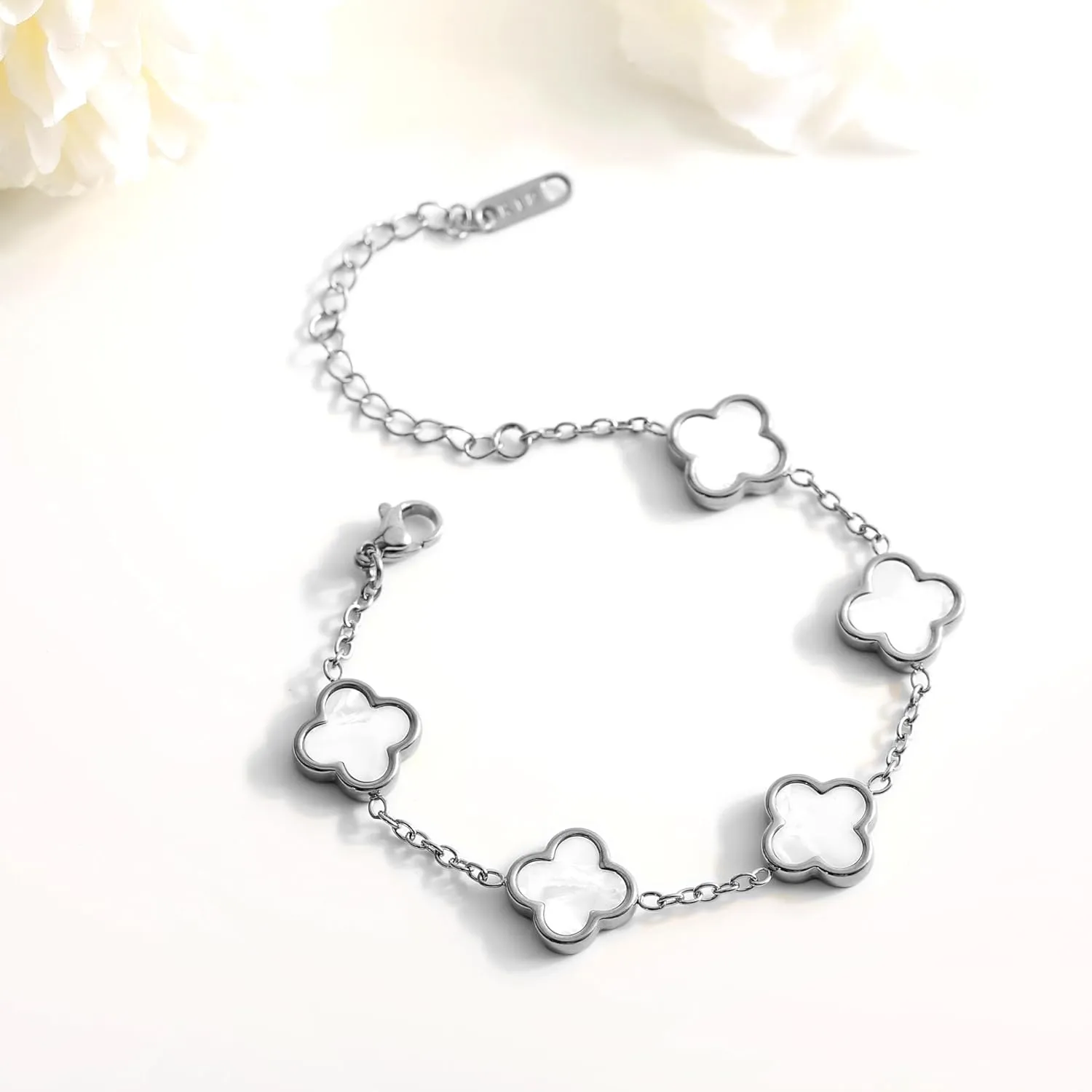 18K Gold bracelets for women Clover Bracelet Set 2Pcs White Flower Bangle Bracelet Lucky Four Leaf Stackable Bracelets Jewelry Gifts Trendy for Women non Tarnish