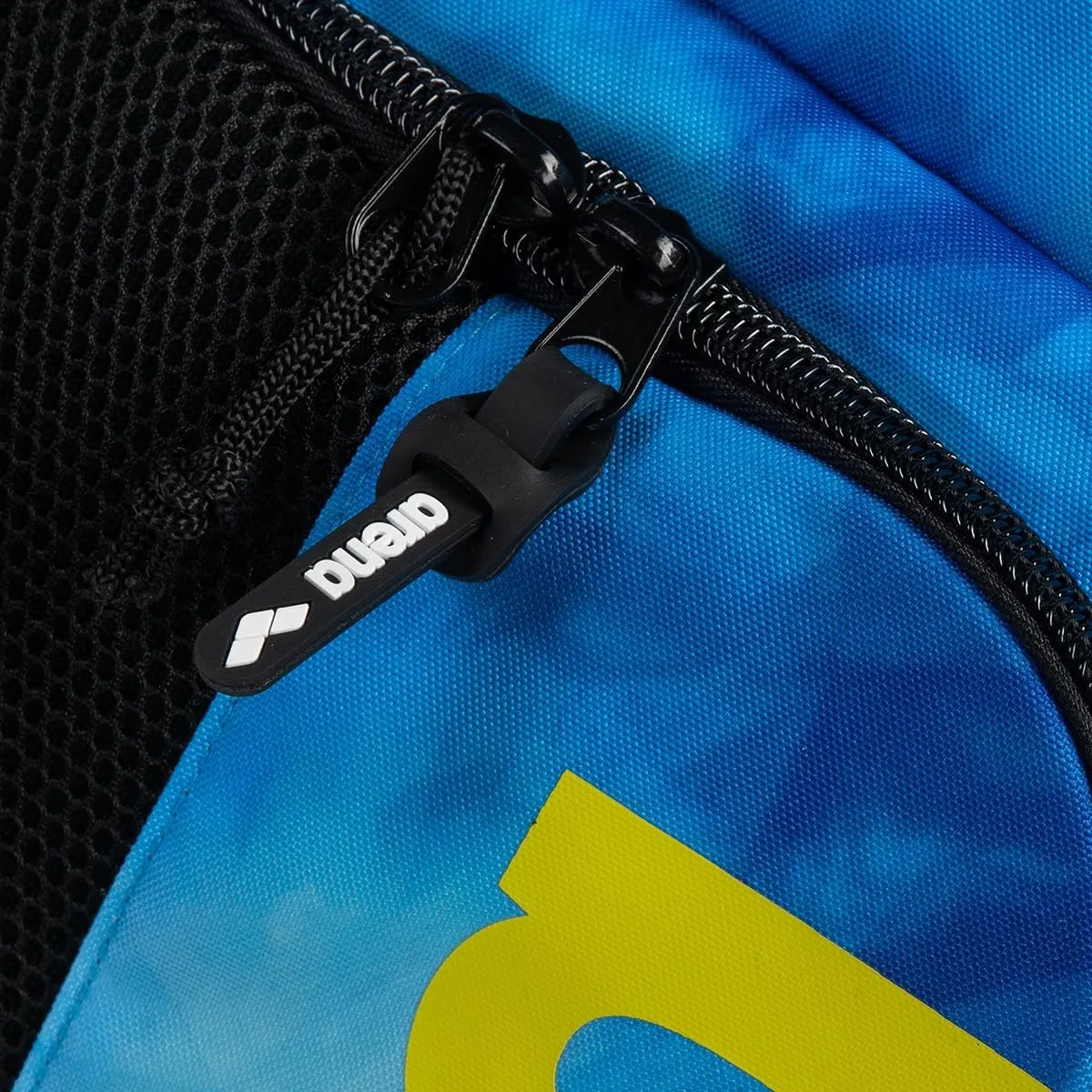 ARENA Spiky III Backpack 45 Swimming Athlete Sports Gym Rucksack Large Training Gear Equipment Swim Bag for Men and Women, 45 Liters, Blue/Multi