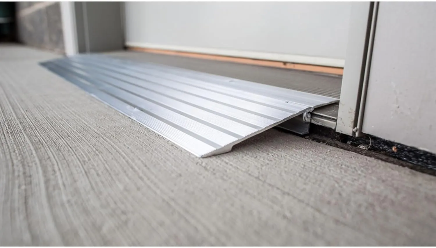 EZ-ACCESS TRANSITIONS Portable Self Supporting Aluminum Modular Entry Threshold Ramp Ideal for Doorways and Raised Landings, 2 Inch