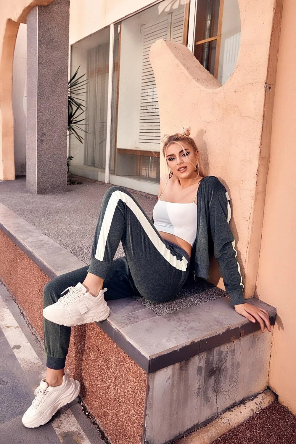 Facitisu Tracksuit for Women Set 2 Piece Joggers Velour Jogging Sweat Outfits Hoodie and Sweatpants Set