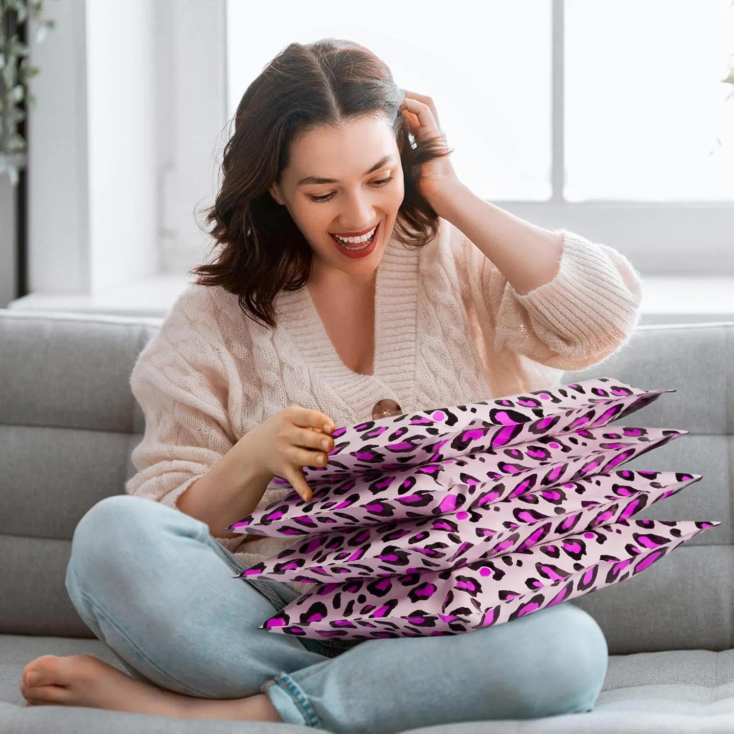 Fuxury Poly Mailers 10x13 Inch 50pc,Sturdy Shipping Bags for Clothes,Self Adhesive Mailing Shipping Envelopes,Waterproof Mailers Poly Bags,Colorful Packaging Bags for Small Business Pink Leopard Print