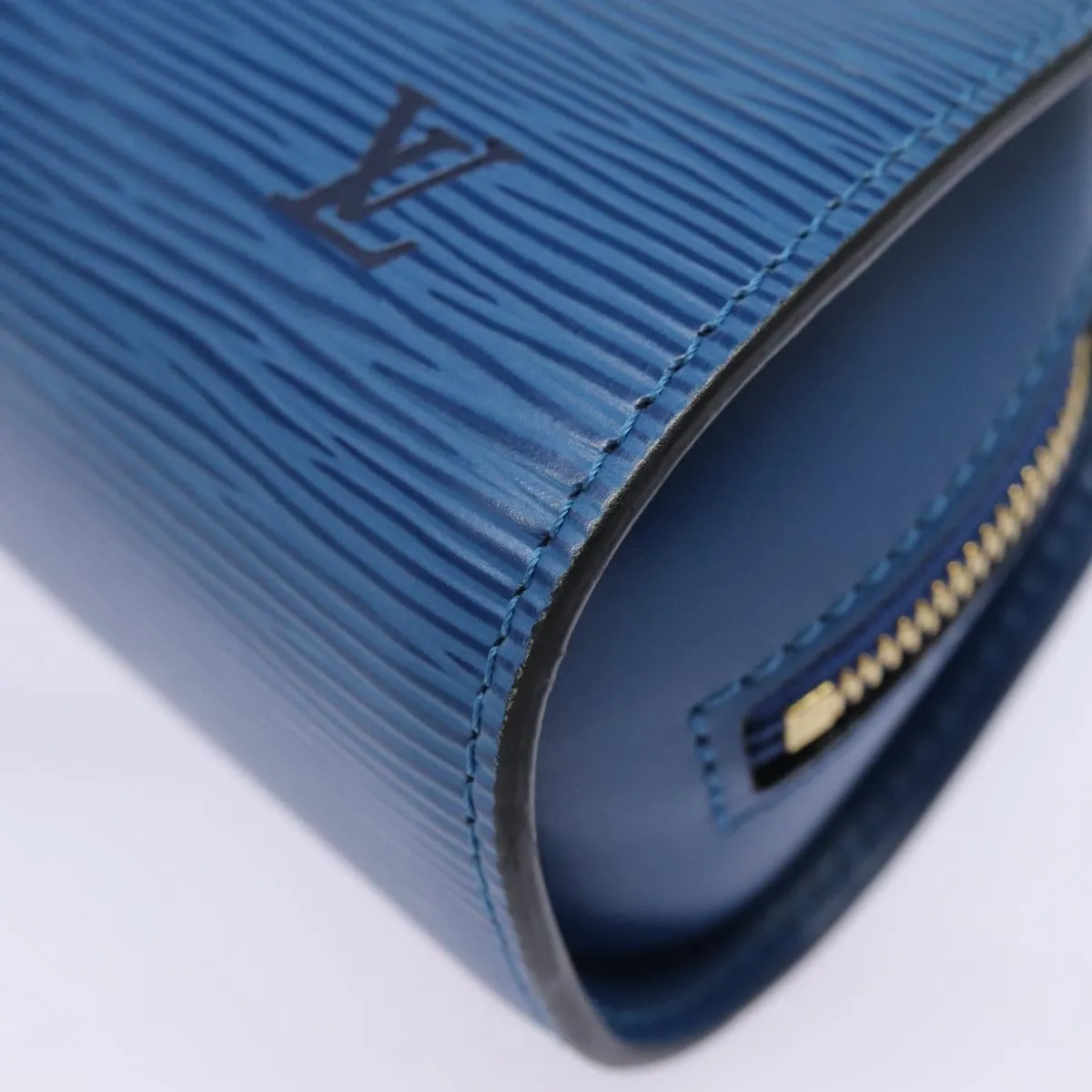 LOUIS VUITTON Epi Dauphine PM Pouch Blue M48445 LV Auth 88777