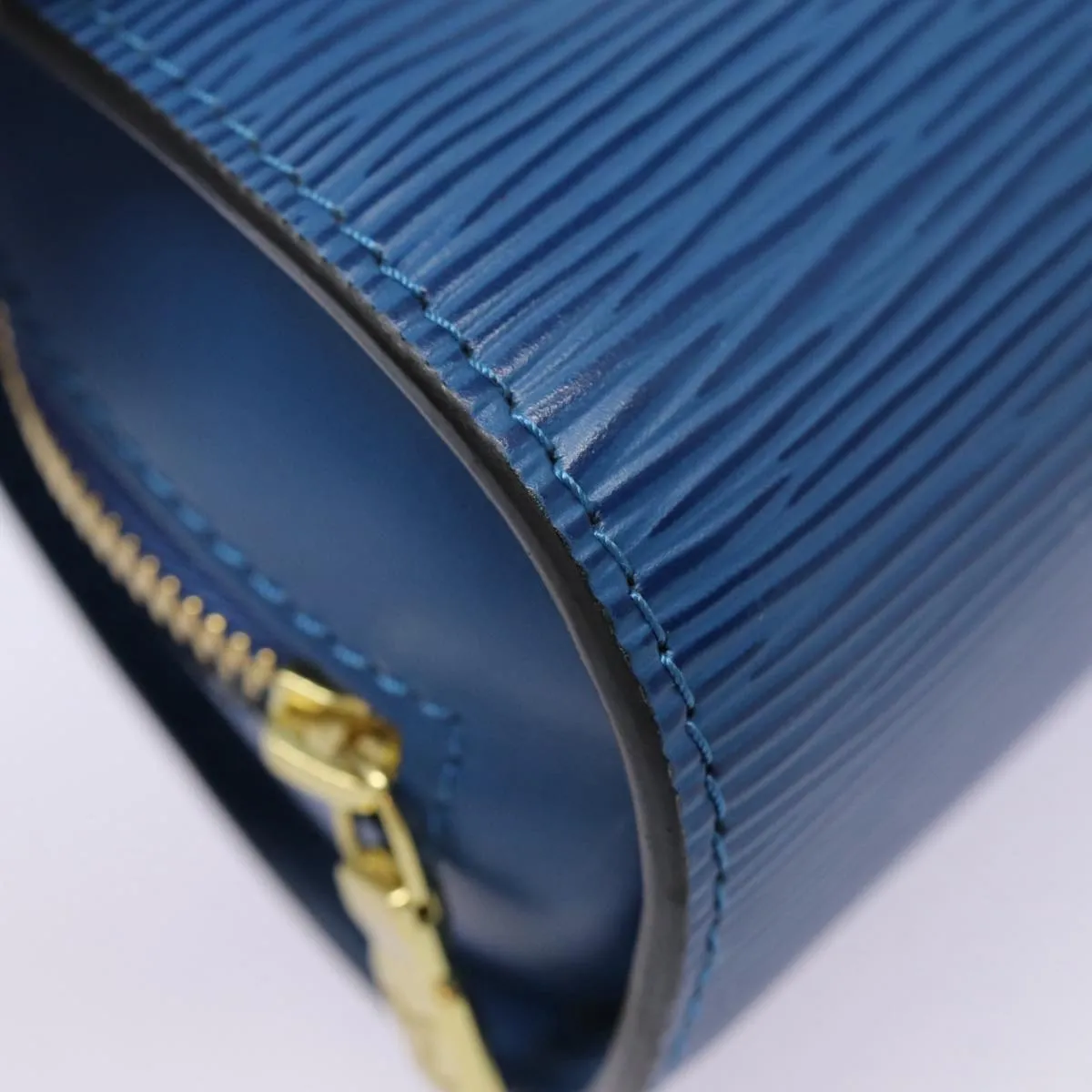 LOUIS VUITTON Epi Dauphine PM Pouch Blue M48445 LV Auth 88777