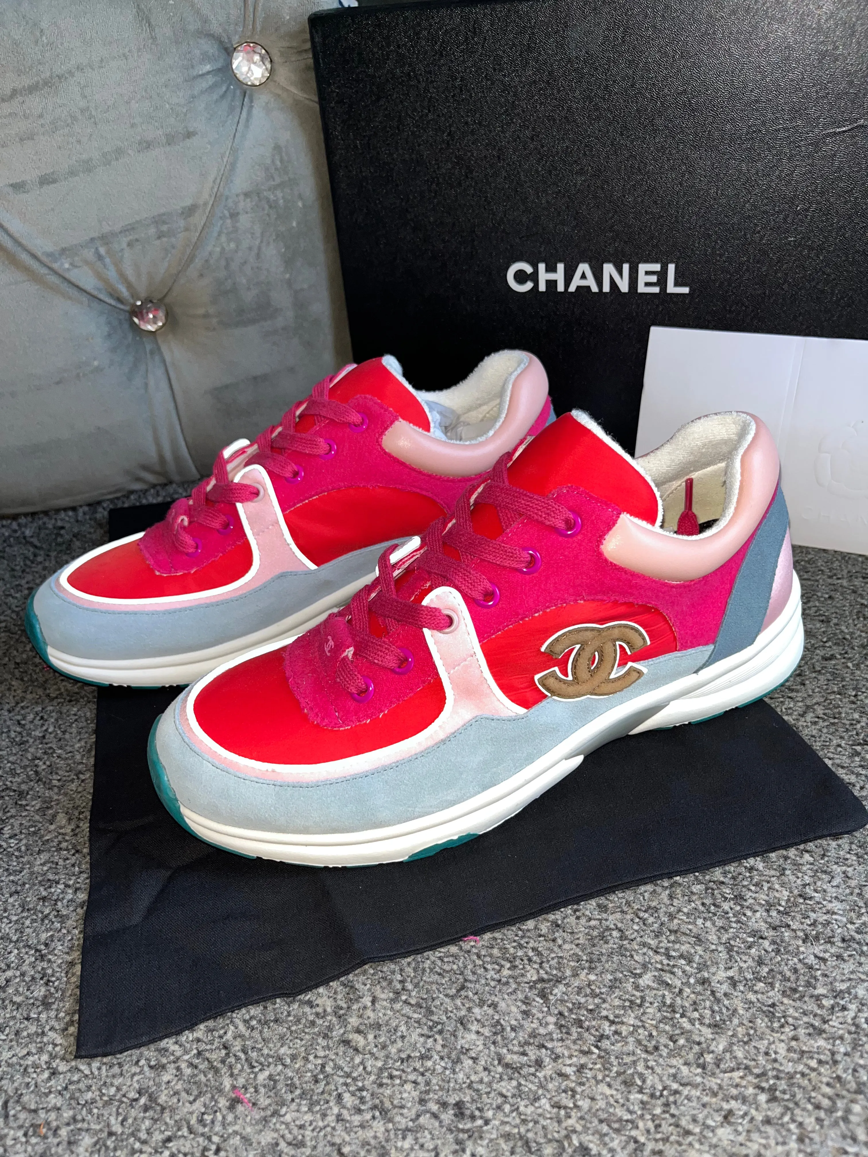 Reflective Colourful C Runner