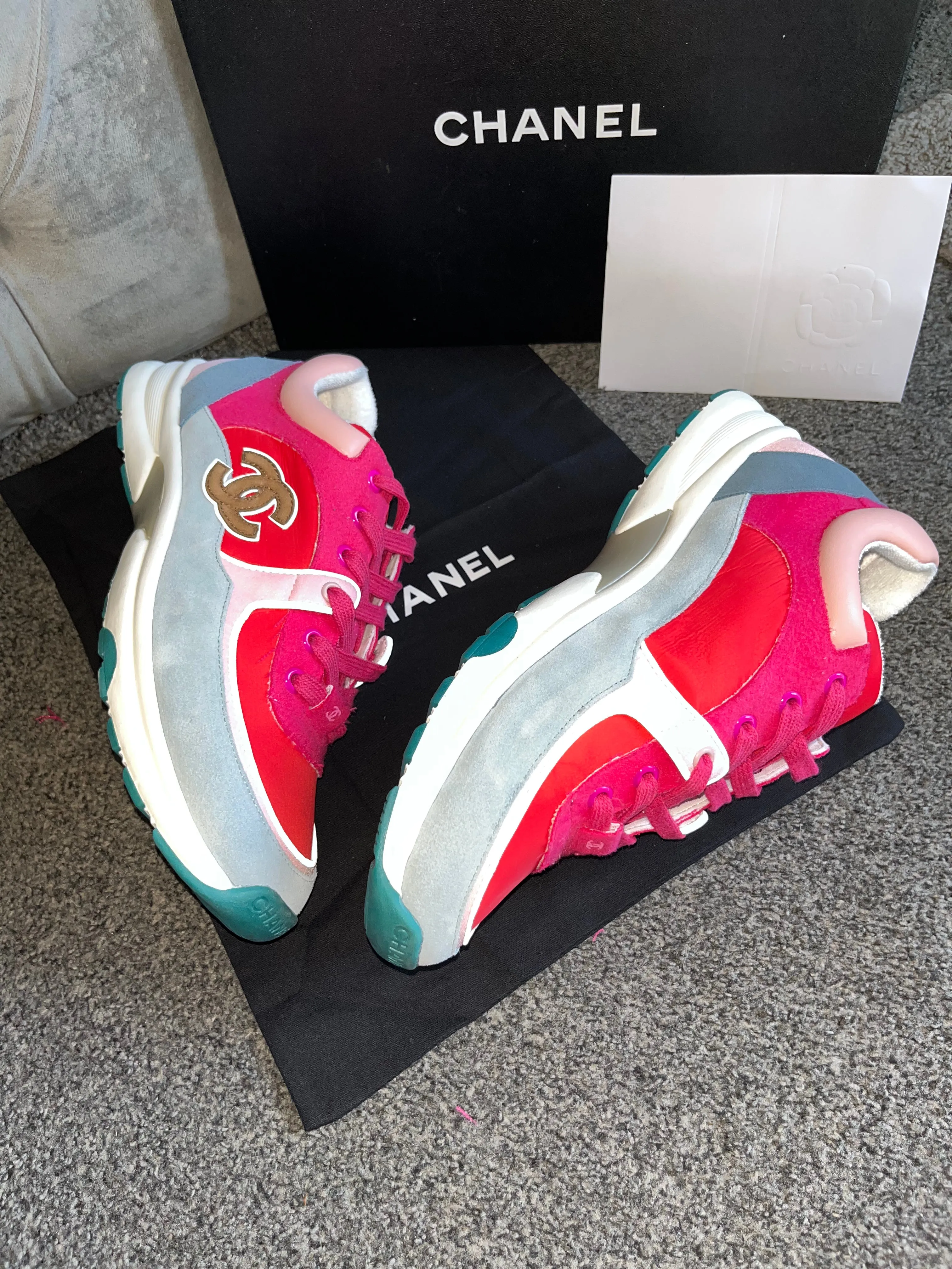 Reflective Colourful C Runner