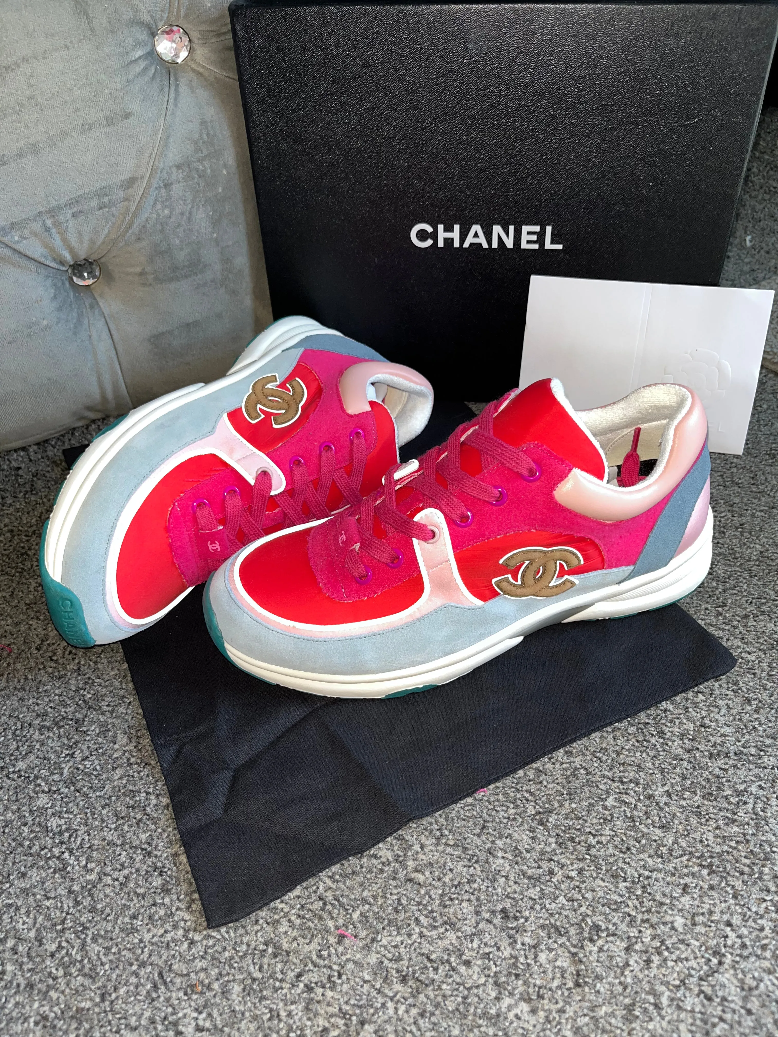 Reflective Colourful C Runner