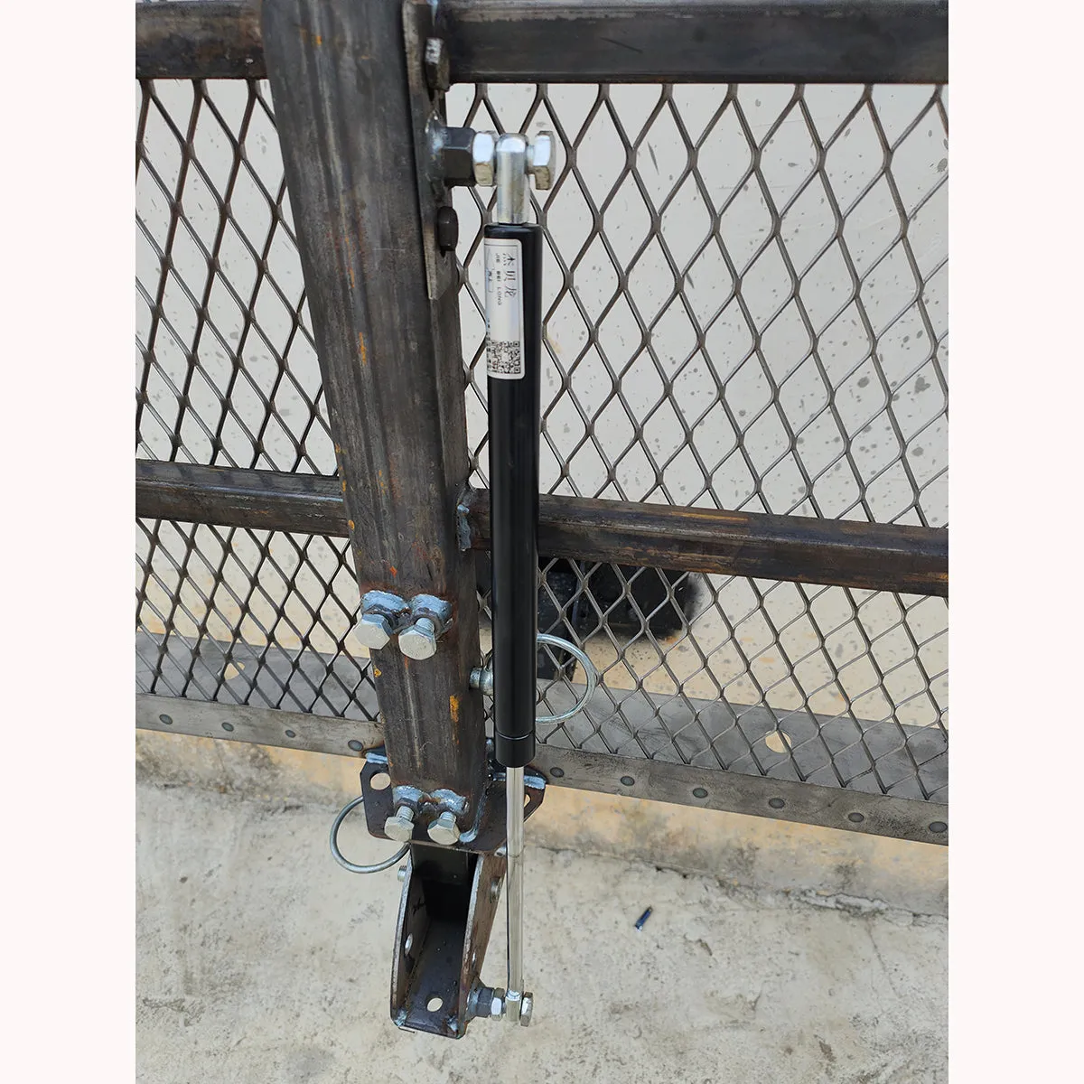 SC500XL Towbar Scooter Carrier with LED Lights and Gas Strut