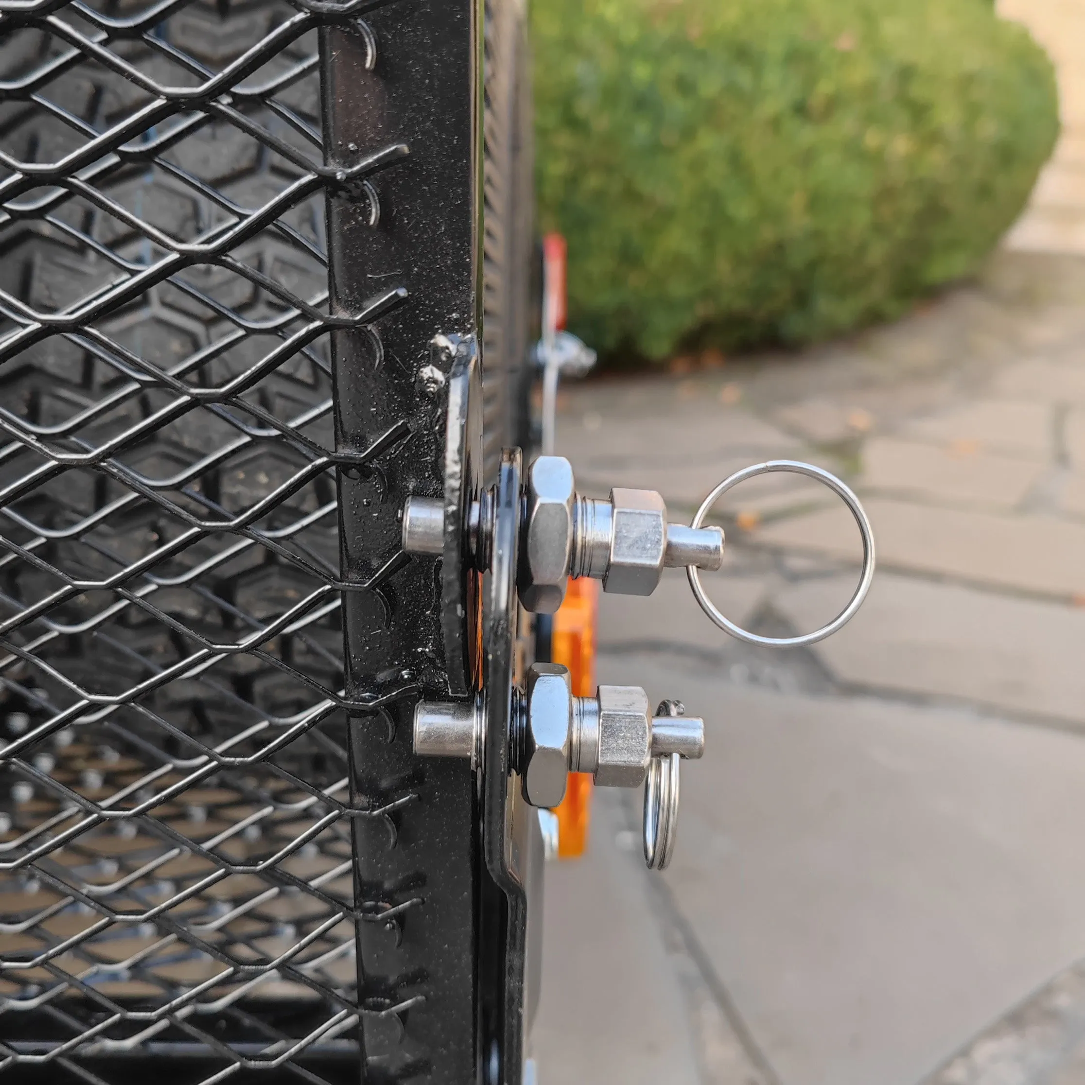 SC500XL Towbar Scooter Carrier with LED Lights and Gas Strut