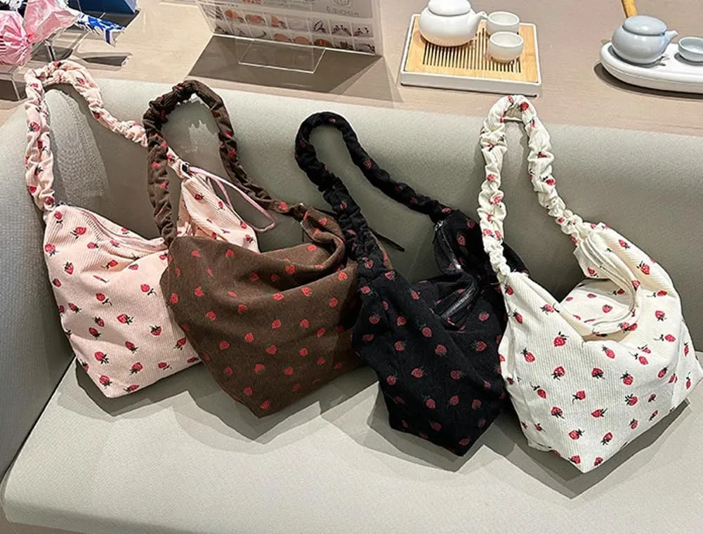 Strawberry Shoulder Bag for Women Cute Tote Purse Messenger Bag Large Capacity Tote Handbag Strawberry Purse Satchel
