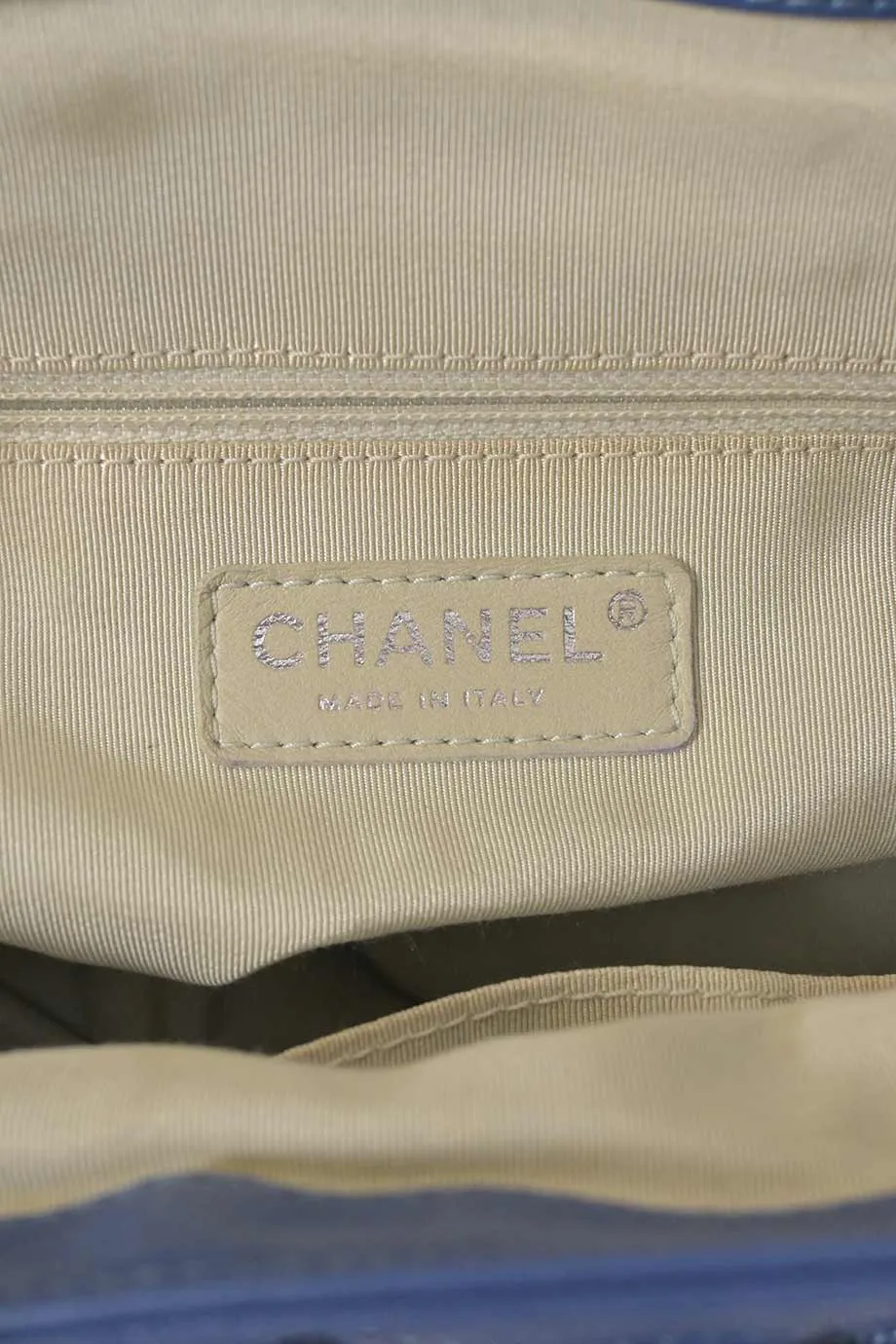 [WB7116] Chanel | Cross-Body Bag